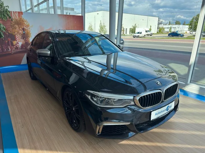 BMW M550