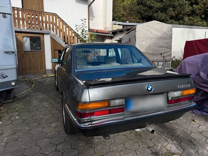 BMW 520