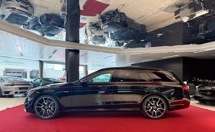 Mercedes-Benz E 43 AMG