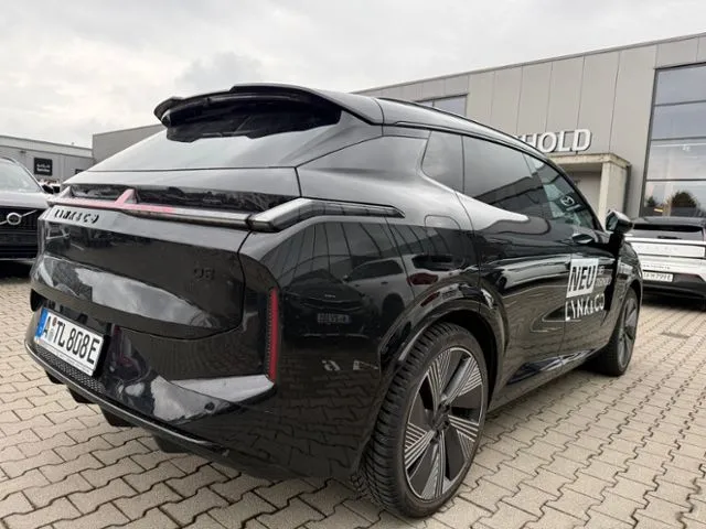 Lynk&Co 08