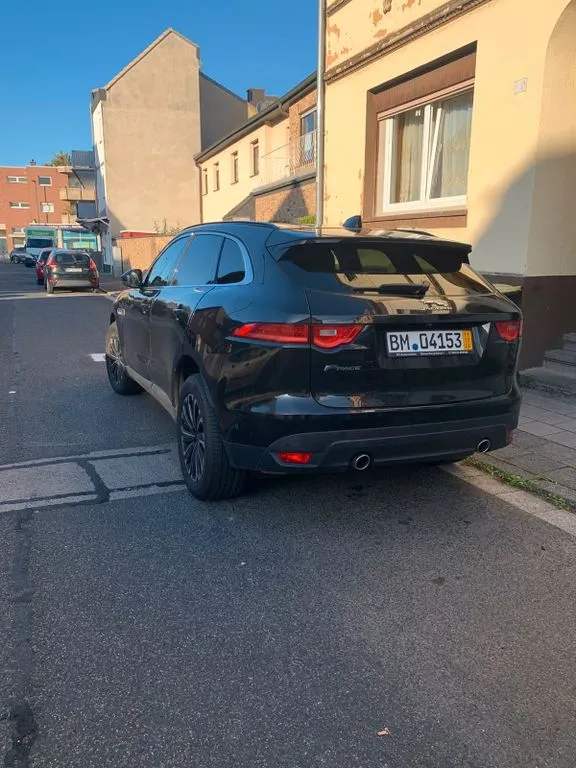 Jaguar F-Pace