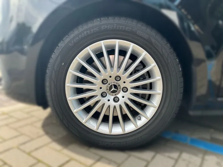 Mercedes-Benz V 250