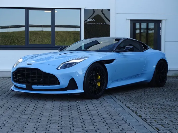 Aston Martin DB12