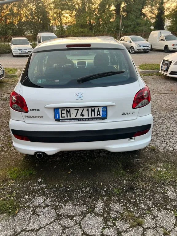 Peugeot 206