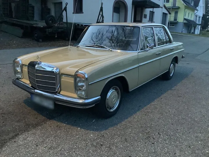 Mercedes-Benz 200