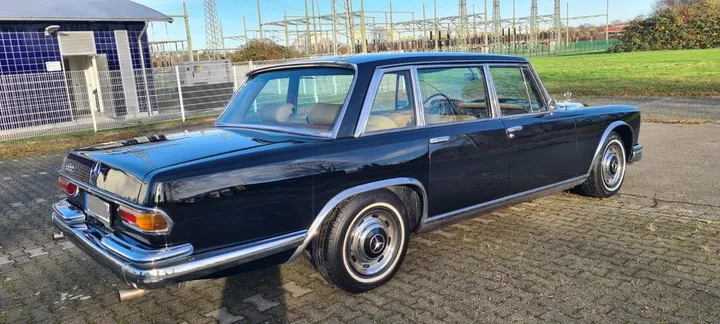 Mercedes-Benz 600