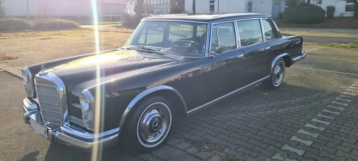 Mercedes-Benz 600