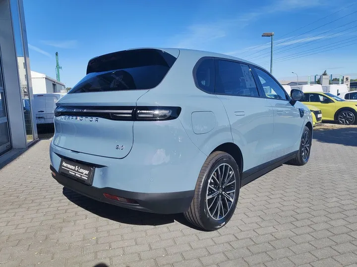 Leapmotor B10