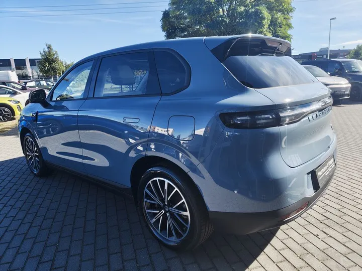 Leapmotor B10
