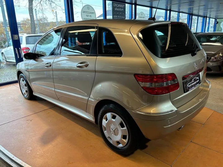 Mercedes-Benz B 170