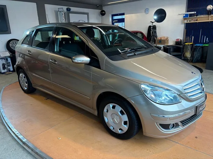 Mercedes-Benz B 170