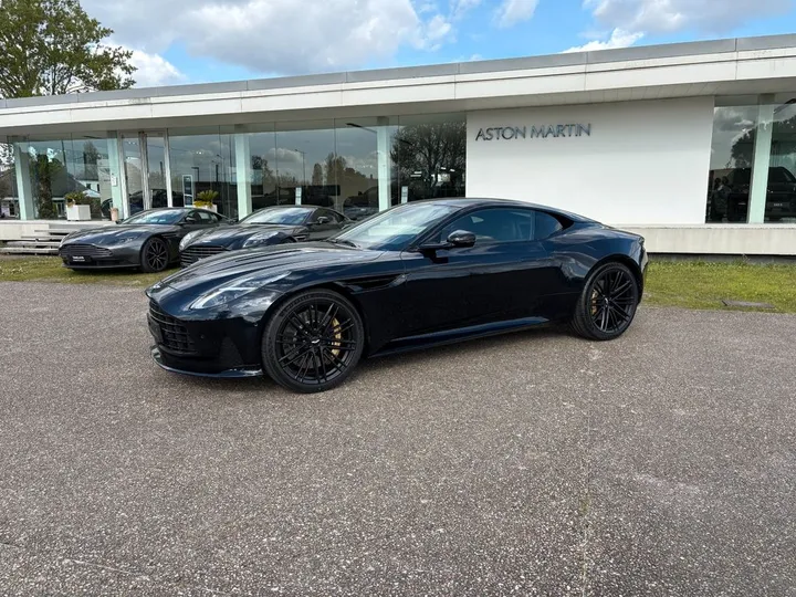 Aston Martin DB12