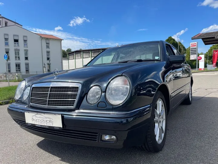 Mercedes-Benz E 200