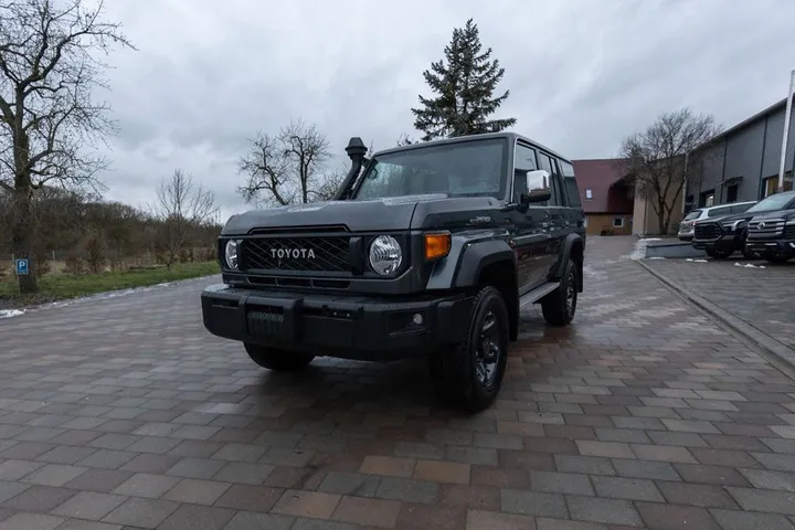 Toyota Land Cruiser