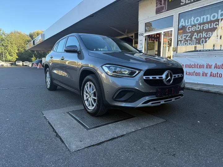 Mercedes-Benz GLA 220