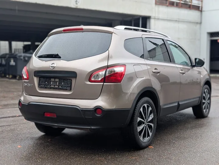 Nissan Qashqai+2
