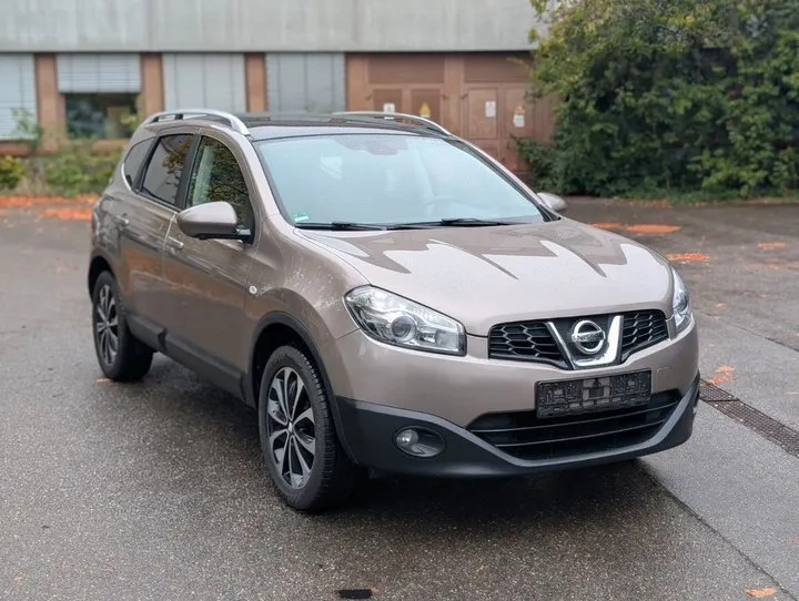 Nissan Qashqai+2