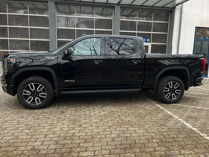 GMC Sierra