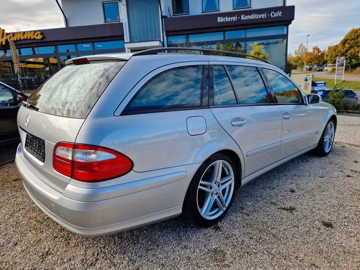 Mercedes-Benz E 240