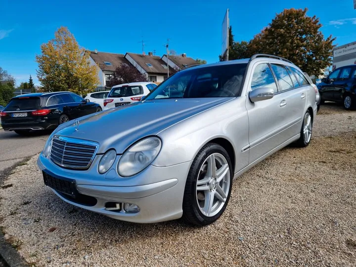 Mercedes-Benz E 240