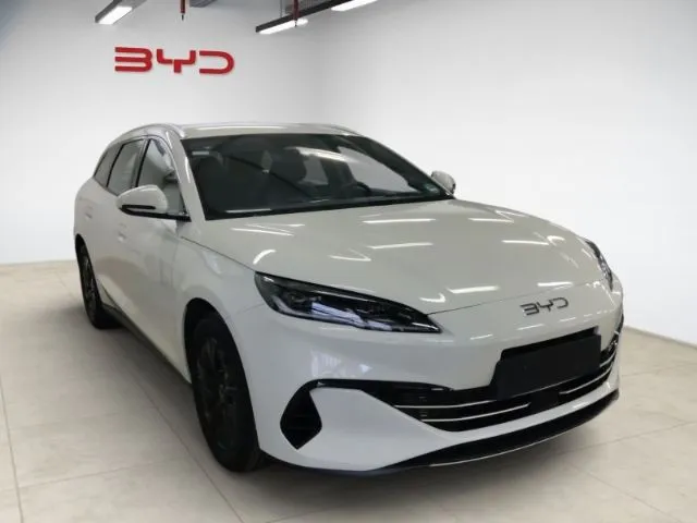 BYD SEAL 6