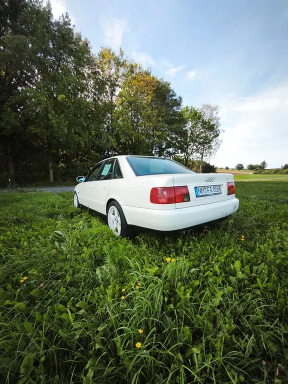 Audi 100