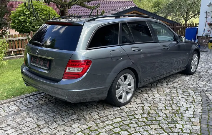 Mercedes-Benz C 220