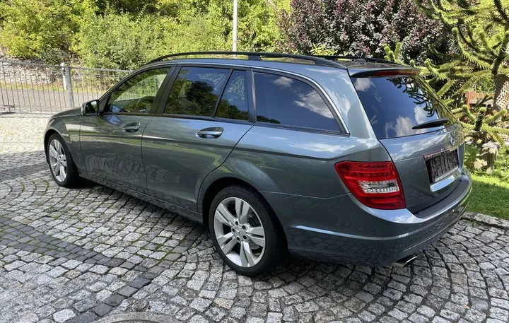 Mercedes-Benz C 220