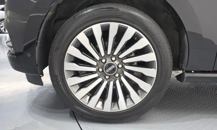 Lincoln Navigator