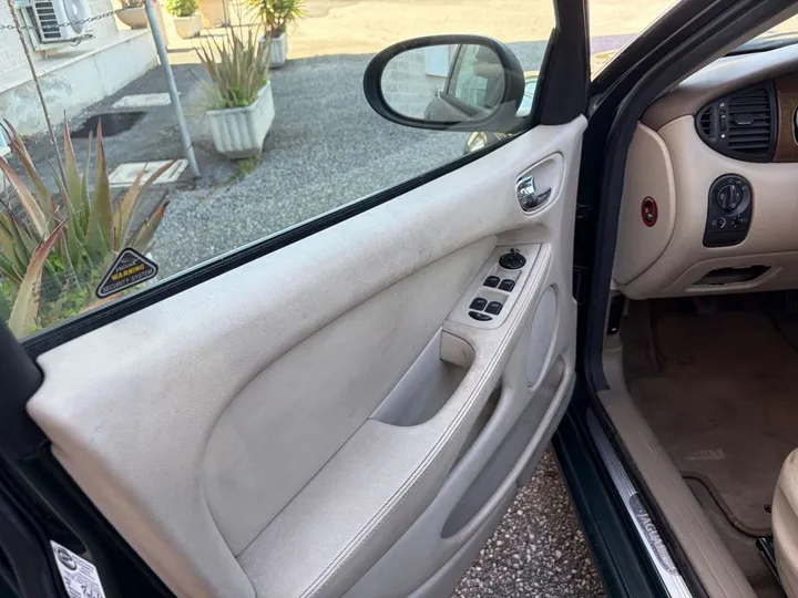 Jaguar X-Type