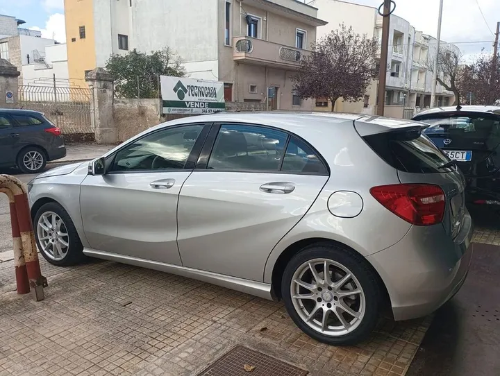 Mercedes-Benz A 180