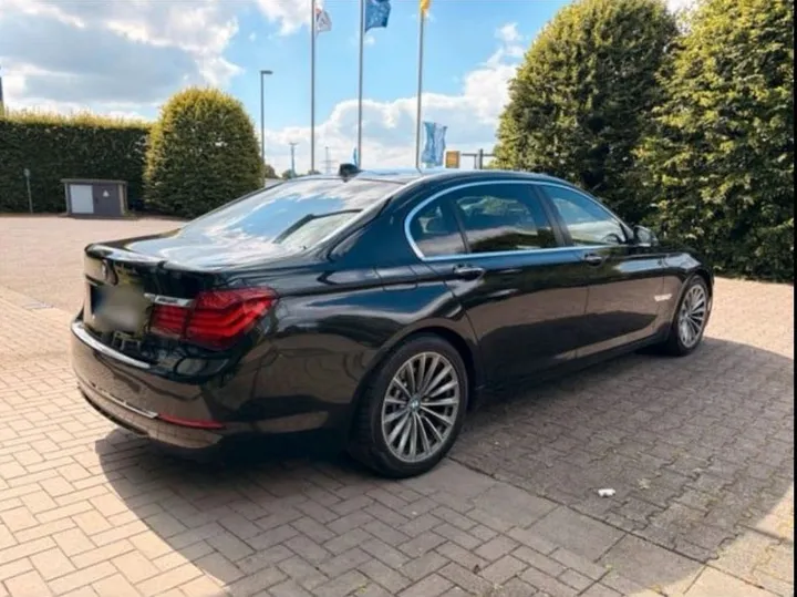 BMW 740