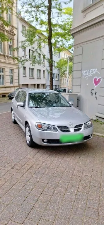 Nissan Almera