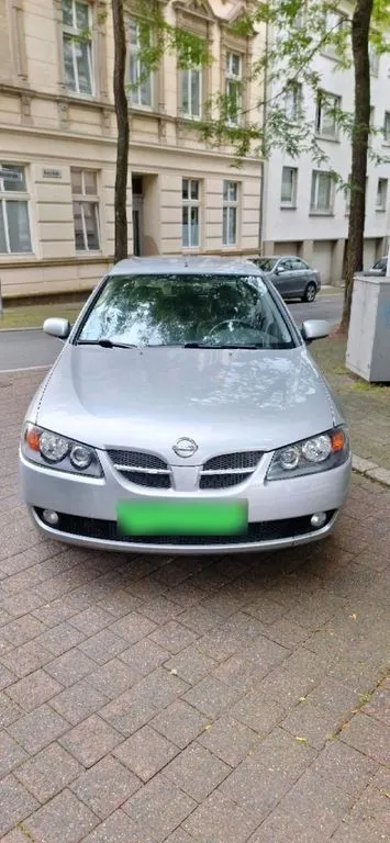 Nissan Almera