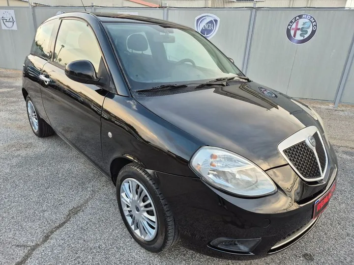 Lancia Ypsilon