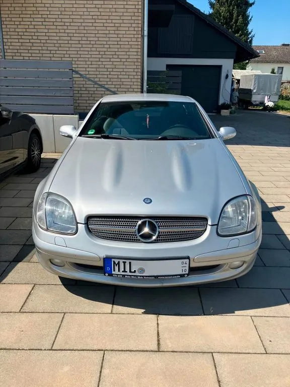 Mercedes-Benz SLK 230