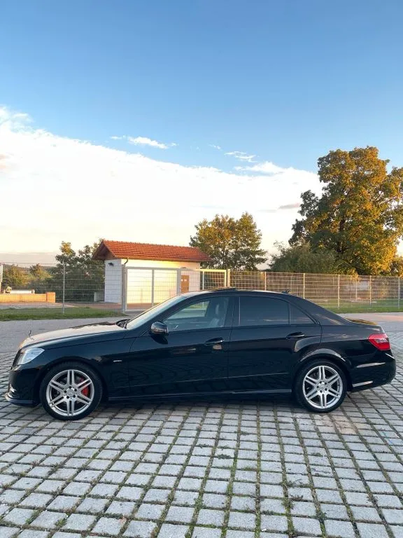 Mercedes-Benz E 220