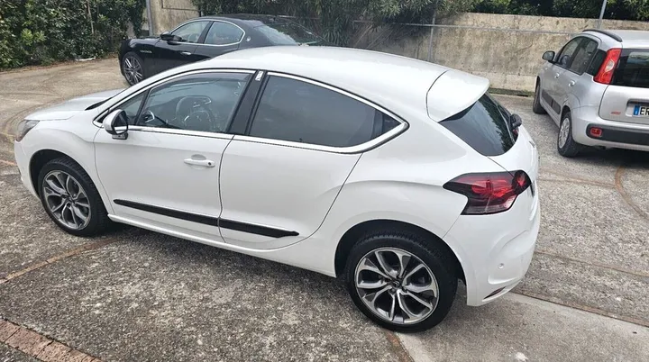 DS Automobiles DS4