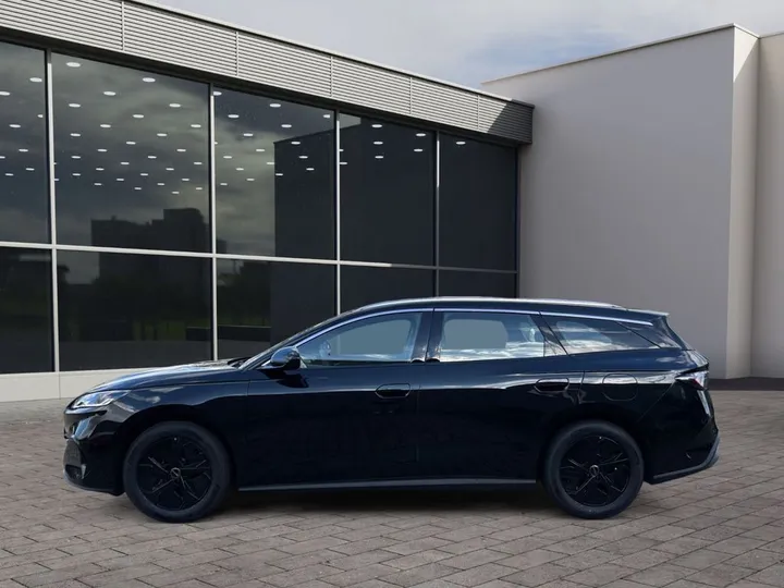 BYD SEAL 6