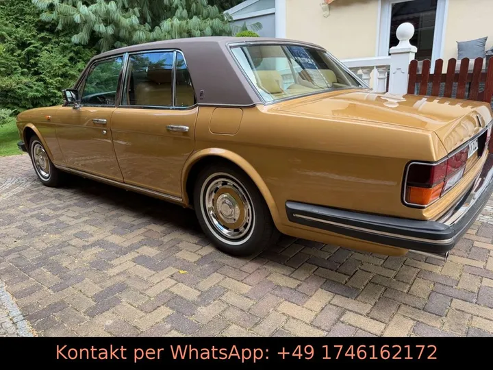 Rolls-Royce Silver Spirit