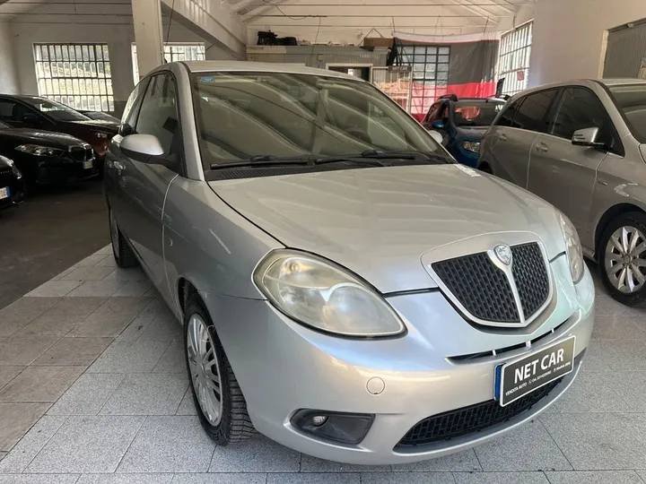 Lancia Ypsilon