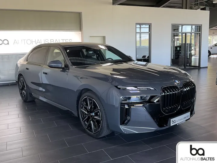 BMW 740