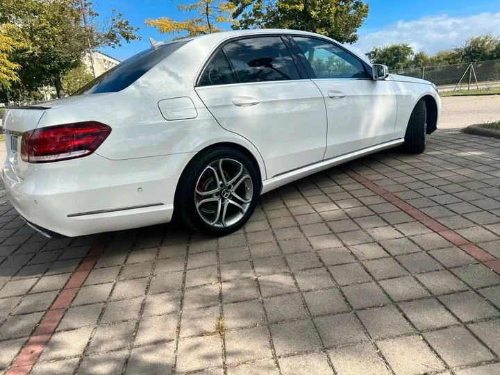 Mercedes-Benz 220