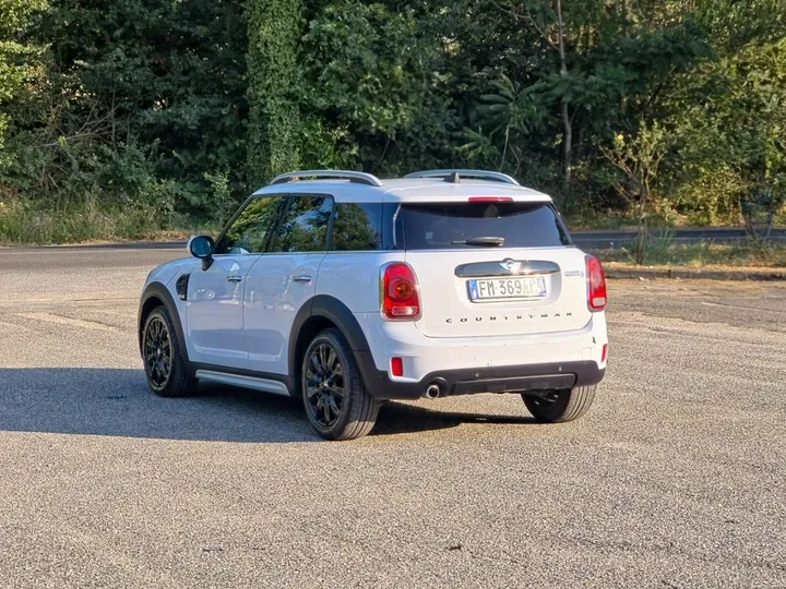 MINI Countryman D (Cooper)