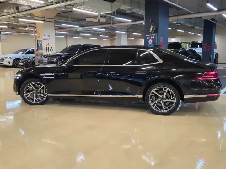 Genesis G90