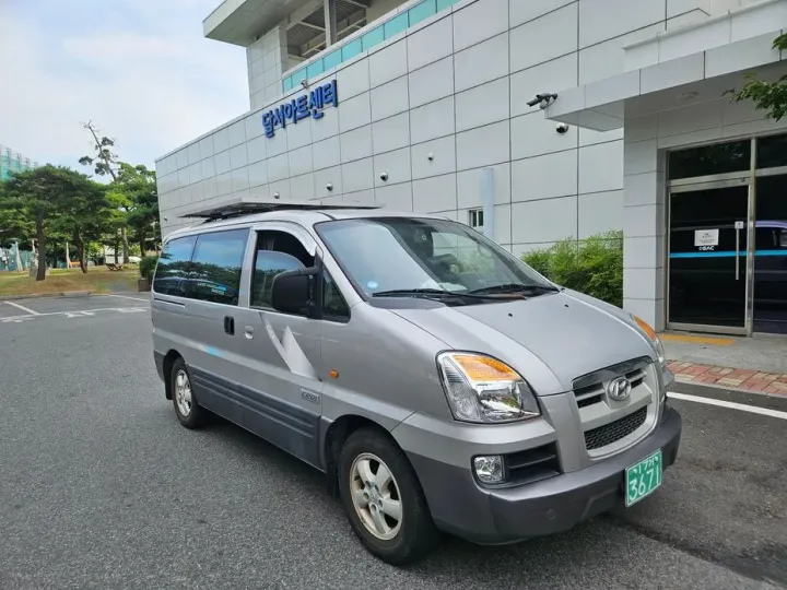 Hyundai Starex