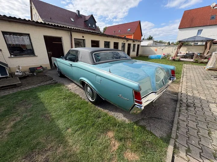 Lincoln Continental