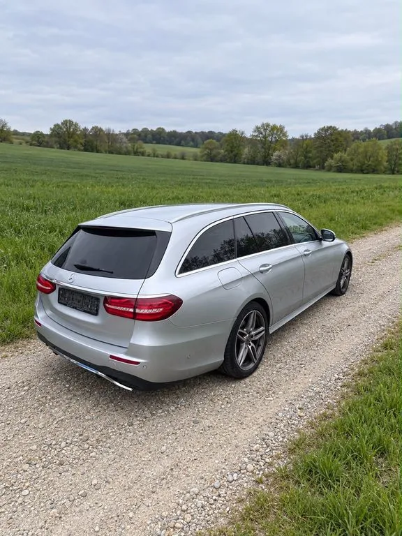 Mercedes-Benz E 220