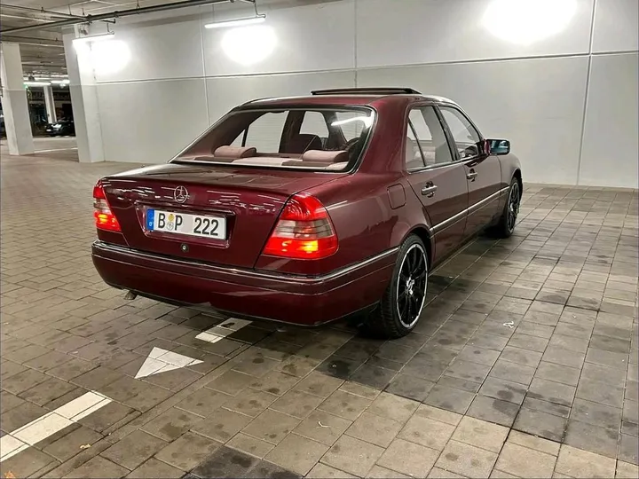 Mercedes-Benz C 180