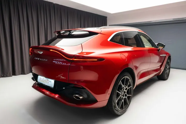 Aston Martin DBX